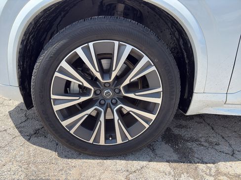 Used 2021 Volvo XC90 T6 Momentum w/ Advanced Package AWD/4WD image 9