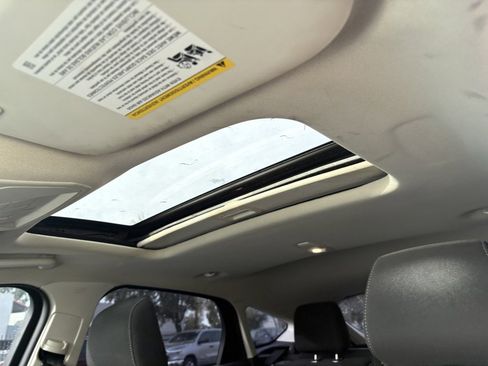 Used 2018 Ford Focus SEL image 12