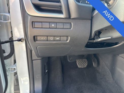 Used 2024 Nissan Rogue SV AWD/4WD image 11