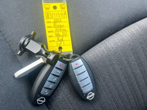 Certified 2025 Nissan Altima 2.5 SV AWD/4WD image 30
