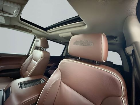 Used 2016 Chevrolet Silverado 3500 High Country w/ Duramax Plus Package image 15