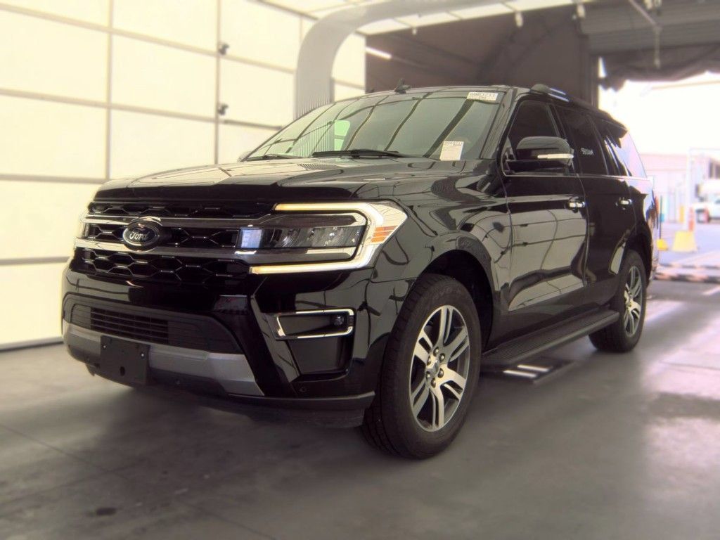 Used 2024 Ford Expedition Limited AWD/4WD image 1