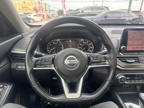 Used 2019 Nissan Altima 2.5 SL FWD image 16
