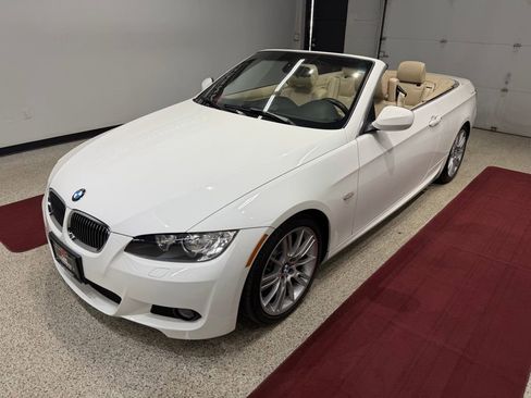 Used 2010 BMW 328i Convertible RWD image 3