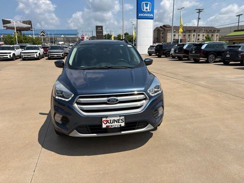 Used 2018 Ford Escape SEL w/ Ford Safe & Smart Package AWD/4WD image 3