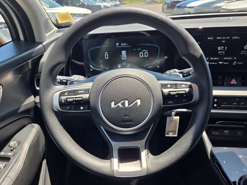 Used 2025 Kia Sportage LX AWD/4WD image 14