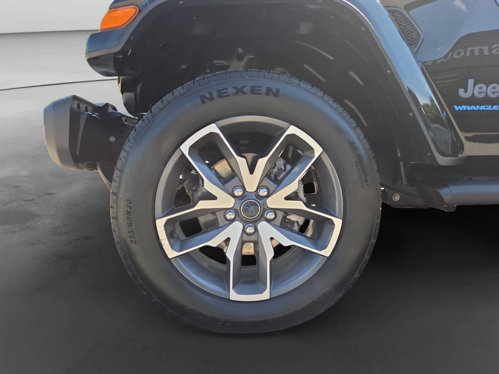 Used 2024 Jeep Wrangler Unlimited w/ Convenience Group AWD/4WD image 9