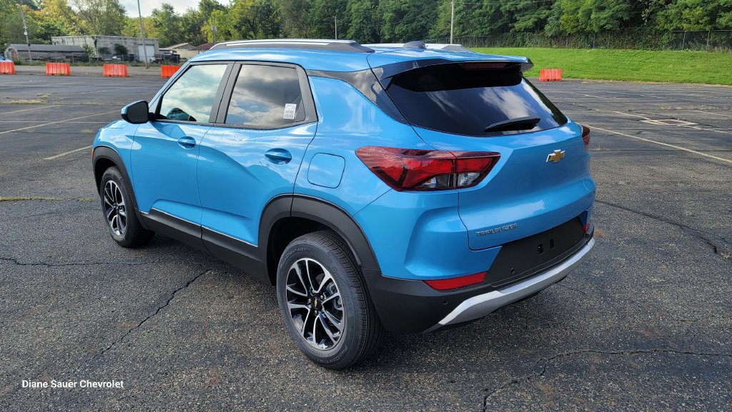 New 2026 Chevrolet TrailBlazer LT w/ LT Cold Weather Package FWD image 9