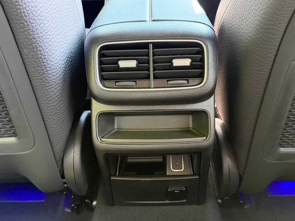 Used 2022 Mercedes-Benz GLE 350 4MATIC w/ Premium Package image 49