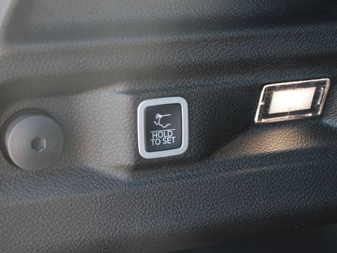 New 2025 Jeep Grand Cherokee L Altitude image 27