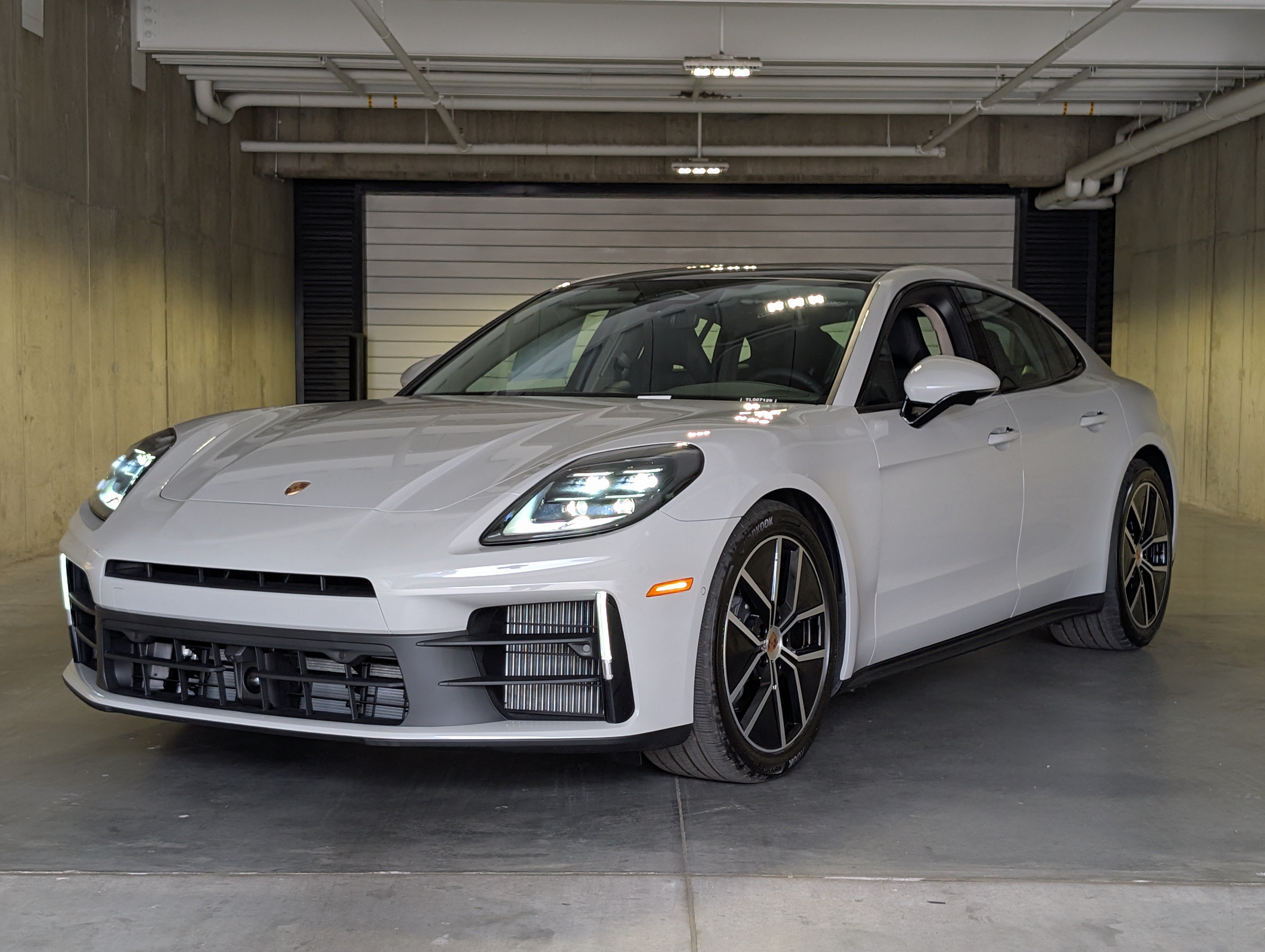 New 2026 Porsche Panamera 4 AWD/4WD image 1