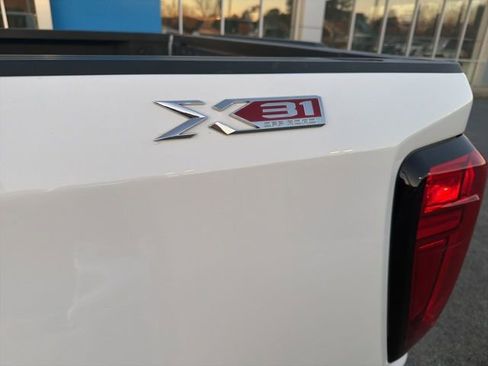 Used 2023 GMC Sierra 1500 SLT w/ SLT Premium Package image 33