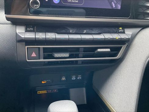 Used 2025 Toyota Camry LE FWD image 32