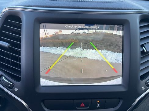 Used 2022 Jeep Cherokee Latitude w/ Sun & Sound Group image 26