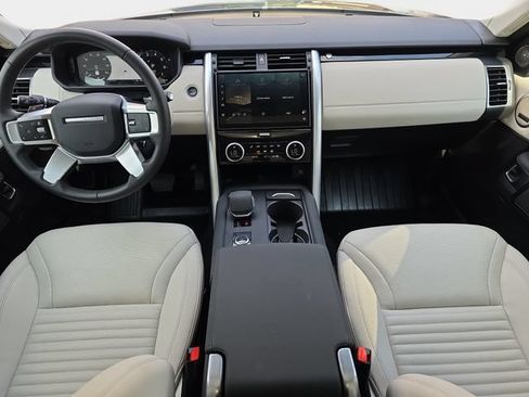 Used 2025 Land Rover Discovery S AWD/4WD image 10