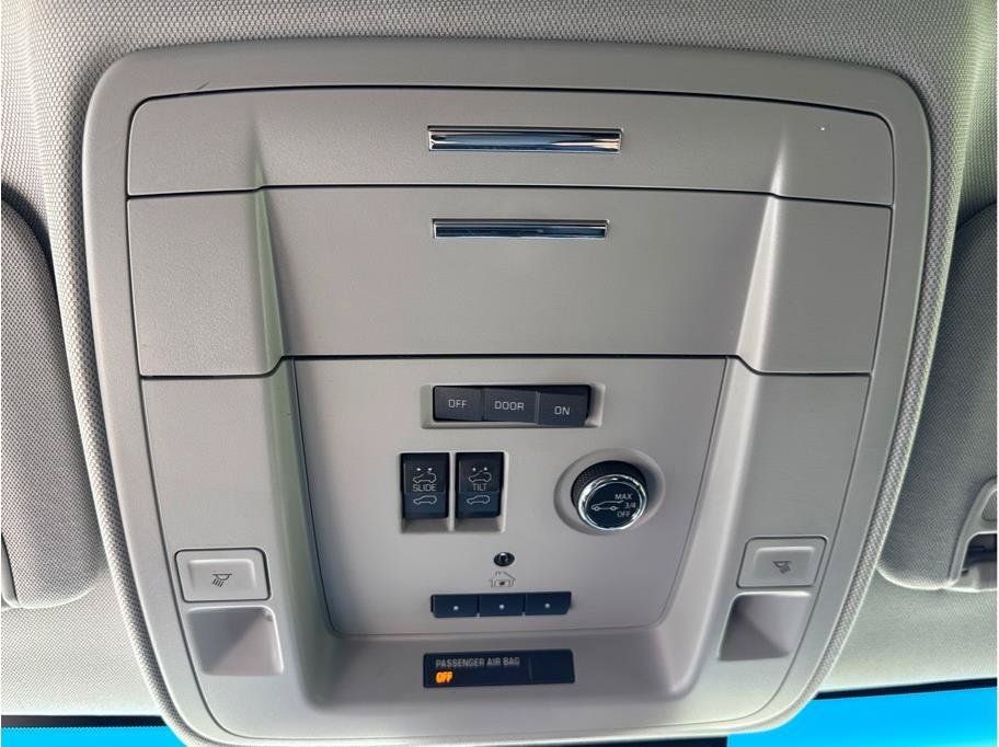 Used 2019 Chevrolet Suburban LT AWD/4WD image 40