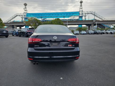 Used 2017 Volkswagen Jetta S image 6