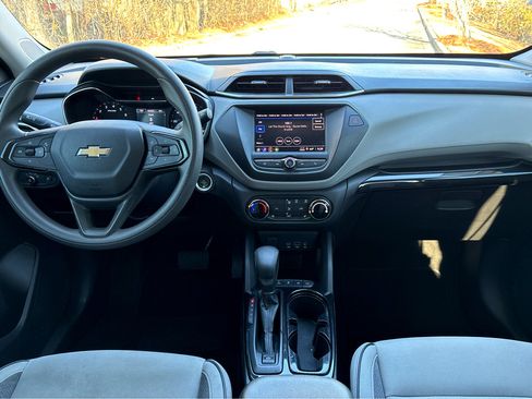 Used 2021 Chevrolet TrailBlazer LT image 4