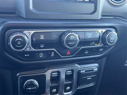 Used 2022 Jeep Wrangler Willys image 28