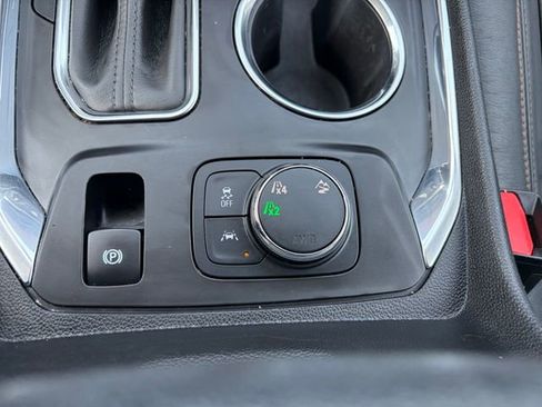 Used 2020 Chevrolet Traverse RS AWD/4WD image 26