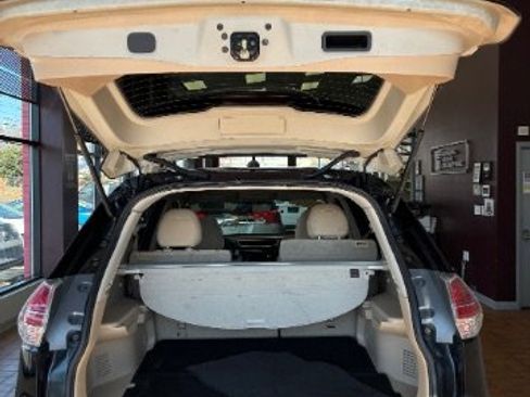 Used 2016 Nissan Rogue SV image 11