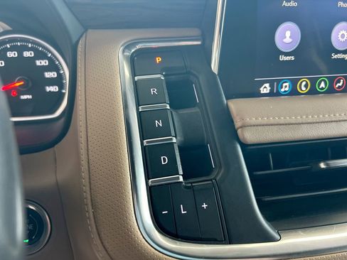 Used 2021 Chevrolet Suburban Premier RWD image 32
