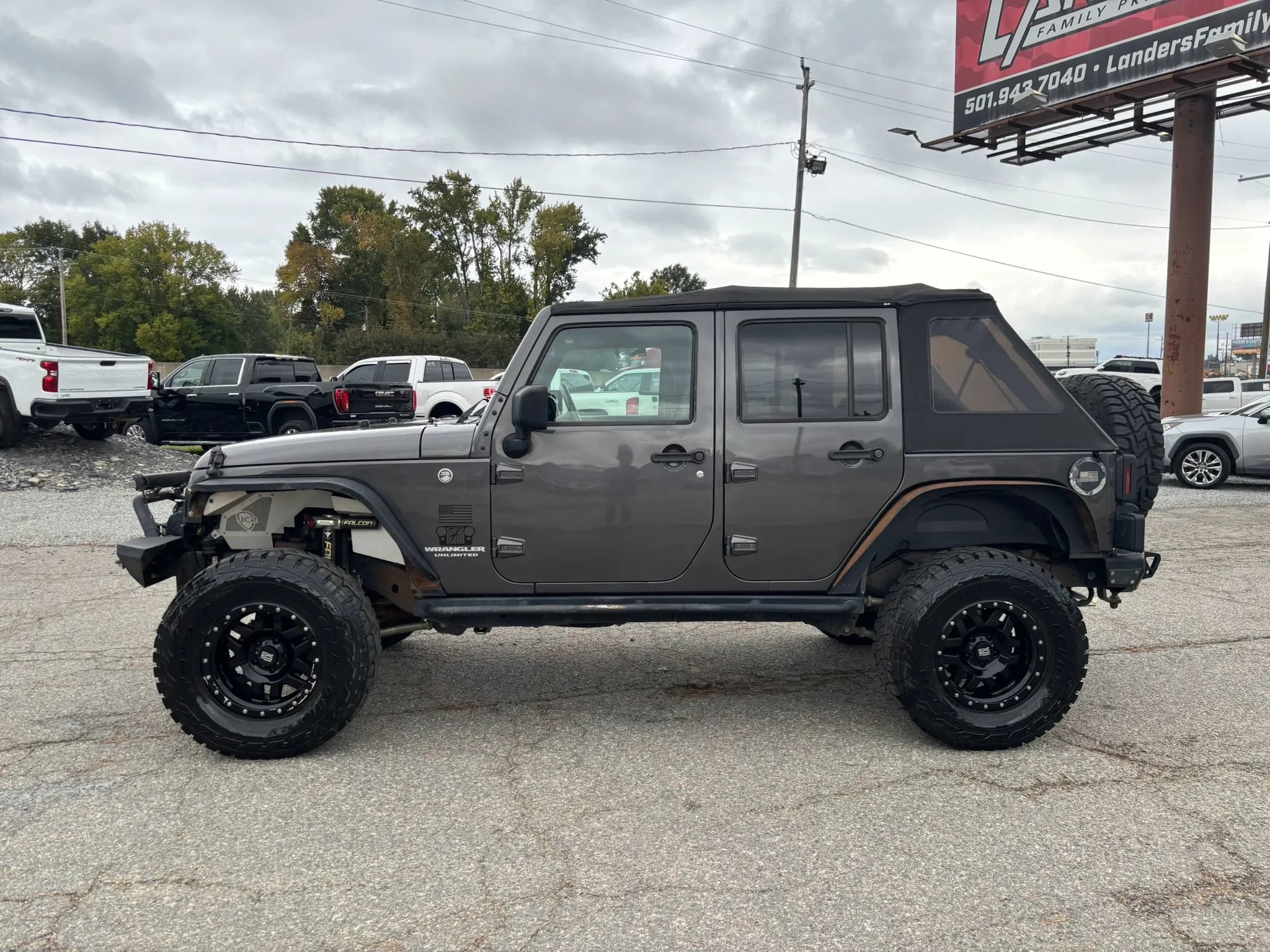 Used 2017 Jeep Wrangler Unlimited Sport w/ Quick Order Package 24S AWD/4WD image 2