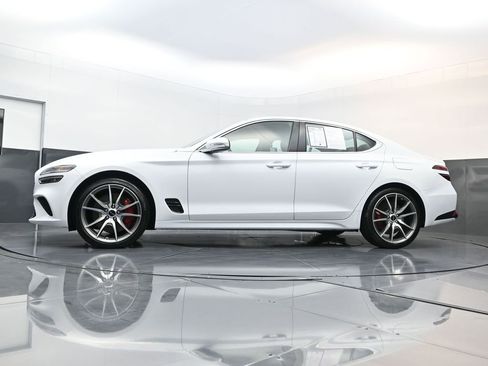 Used 2025 Genesis G70 2.5T image 29