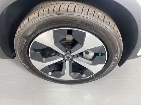 Used 2025 Volvo XC40 B5 Core w/ Protection Package Premier AWD/4WD image 11