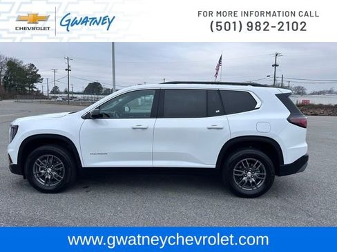 Used 2025 GMC Acadia Elevation image 8