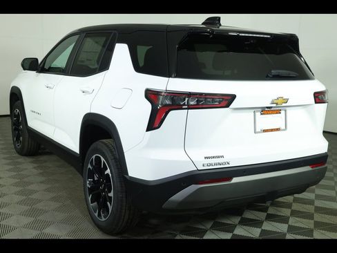 New 2026 Chevrolet Equinox LT FWD image 13