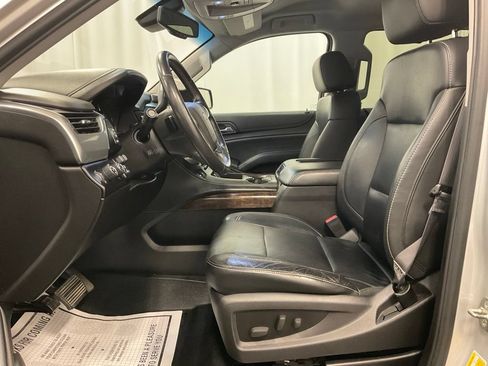 Used 2015 Chevrolet Tahoe LT w/ Luxury Package AWD/4WD image 4