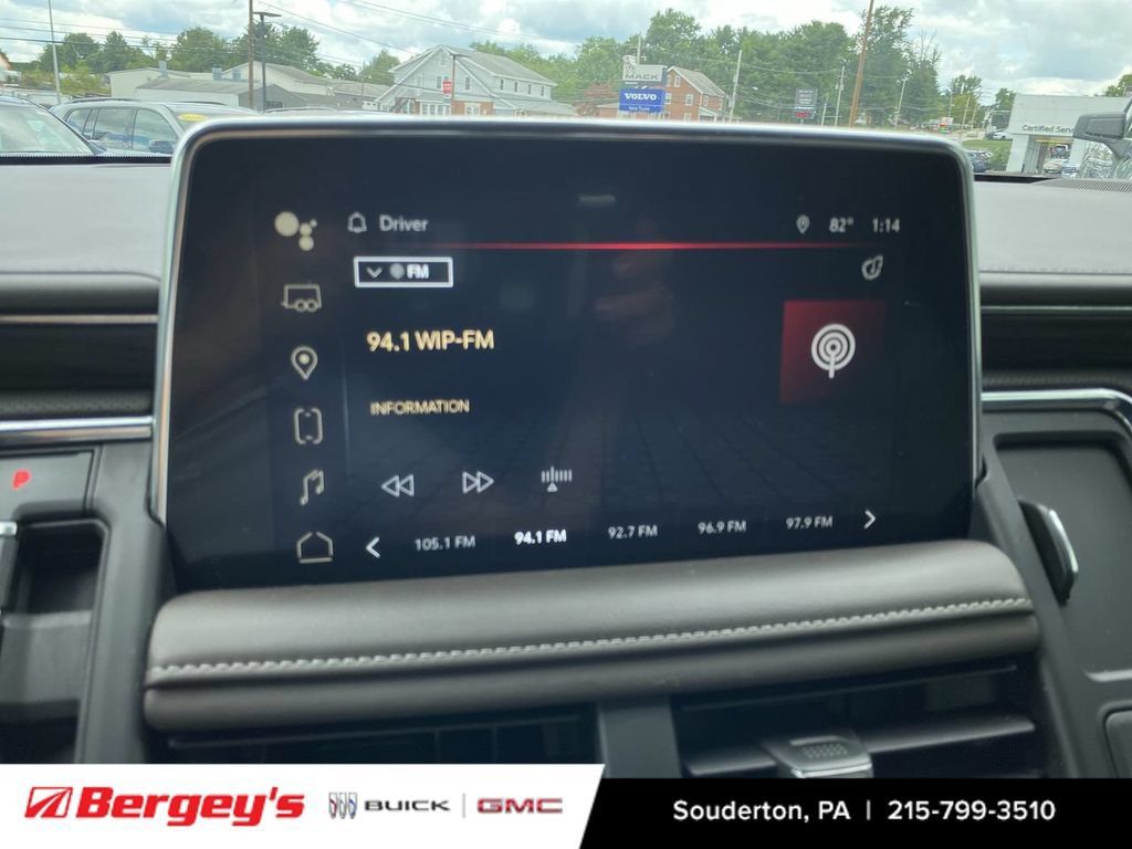 Certified 2022 GMC Yukon XL SLT w/ SLT Premium Package AWD/4WD image 16