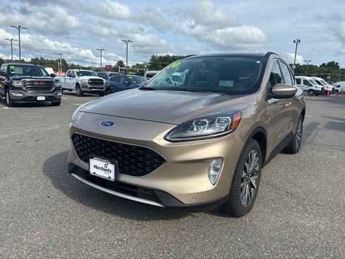 Used 2020 Ford Escape Titanium AWD/4WD image 3