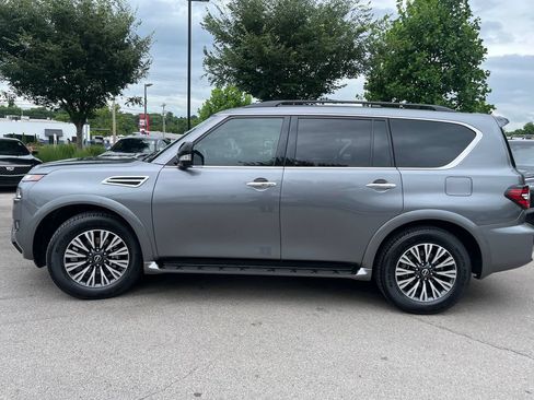 Used 2023 Nissan Armada SL w/ Midnight Edition Package AWD/4WD image 4