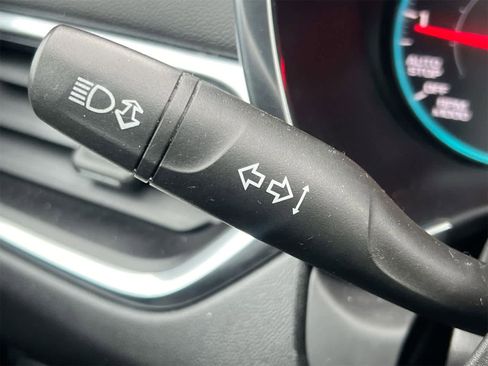 Used 2018 Chevrolet Equinox LT image 26