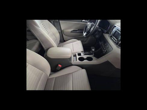 Used 2018 Kia Sportage LX AWD/4WD image 18