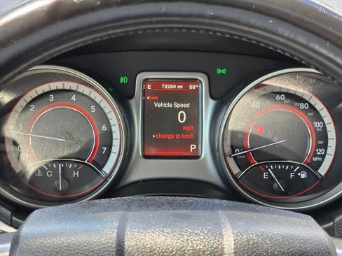 Used 2019 Dodge Journey Crossroad w/ Nav & Sun Group FWD image 7