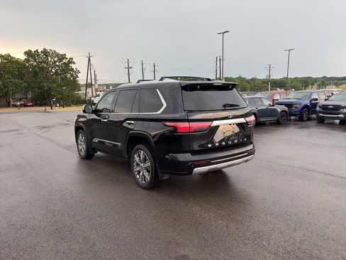 Used 2023 Toyota Sequoia Capstone AWD/4WD image 2