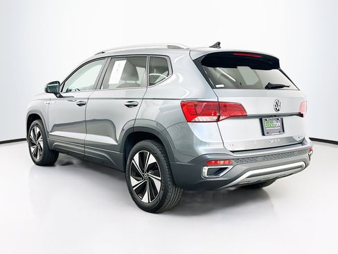 Used 2023 Volkswagen Taos SE w/ Panoramic Sunroof Package AWD/4WD image 5