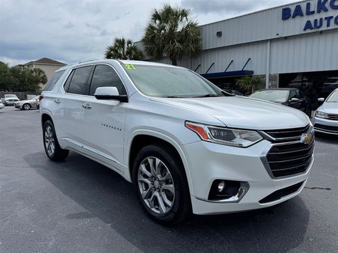 Used 2021 Chevrolet Traverse Premier FWD image 2
