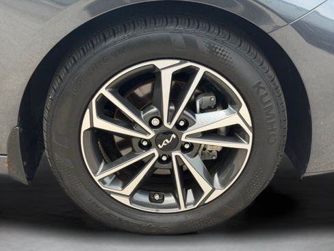 Used 2024 Kia Forte LXS w/ LXS Technology Package FWD image 46