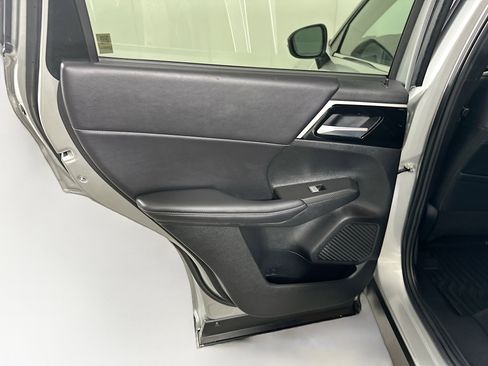 Used 2024 Mitsubishi Outlander SE image 26