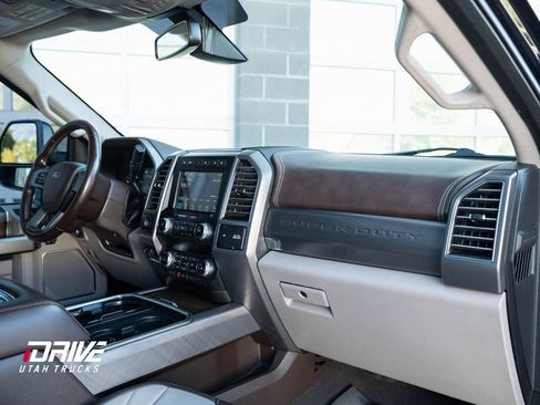 Used 2019 Ford F350 Limited image 21