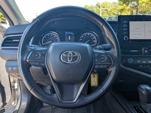 Used 2023 Toyota Camry SE image 10