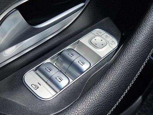 Used 2024 Mercedes-Benz GLE 450e 4MATIC image 29