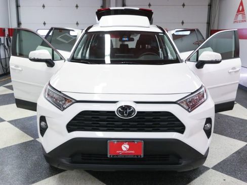 Used 2021 Toyota RAV4 XLE w/ Convenience Package FWD image 22