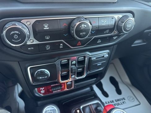 Used 2023 Jeep Gladiator Mojave image 21