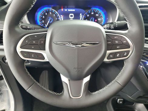 New 2026 Chrysler Pacifica Select image 21