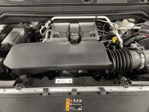 New 2025 GMC Canyon Elevation w/ Convenience Package image 17